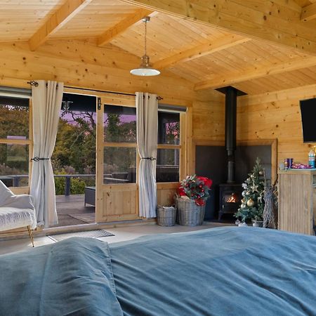 Choller Lake Lodges - Primrose Cabin With Private Hot Tub Аръндел Екстериор снимка