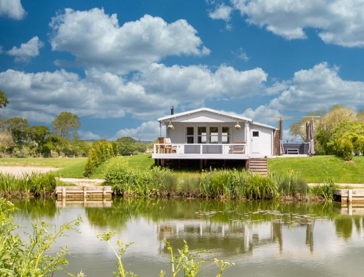 Choller Lake Lodges - Primrose Cabin With Private Hot Tub Аръндел Екстериор снимка