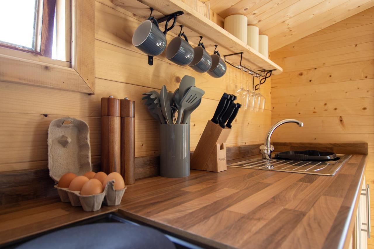 Choller Lake Lodges - Primrose Cabin With Private Hot Tub Аръндел Екстериор снимка