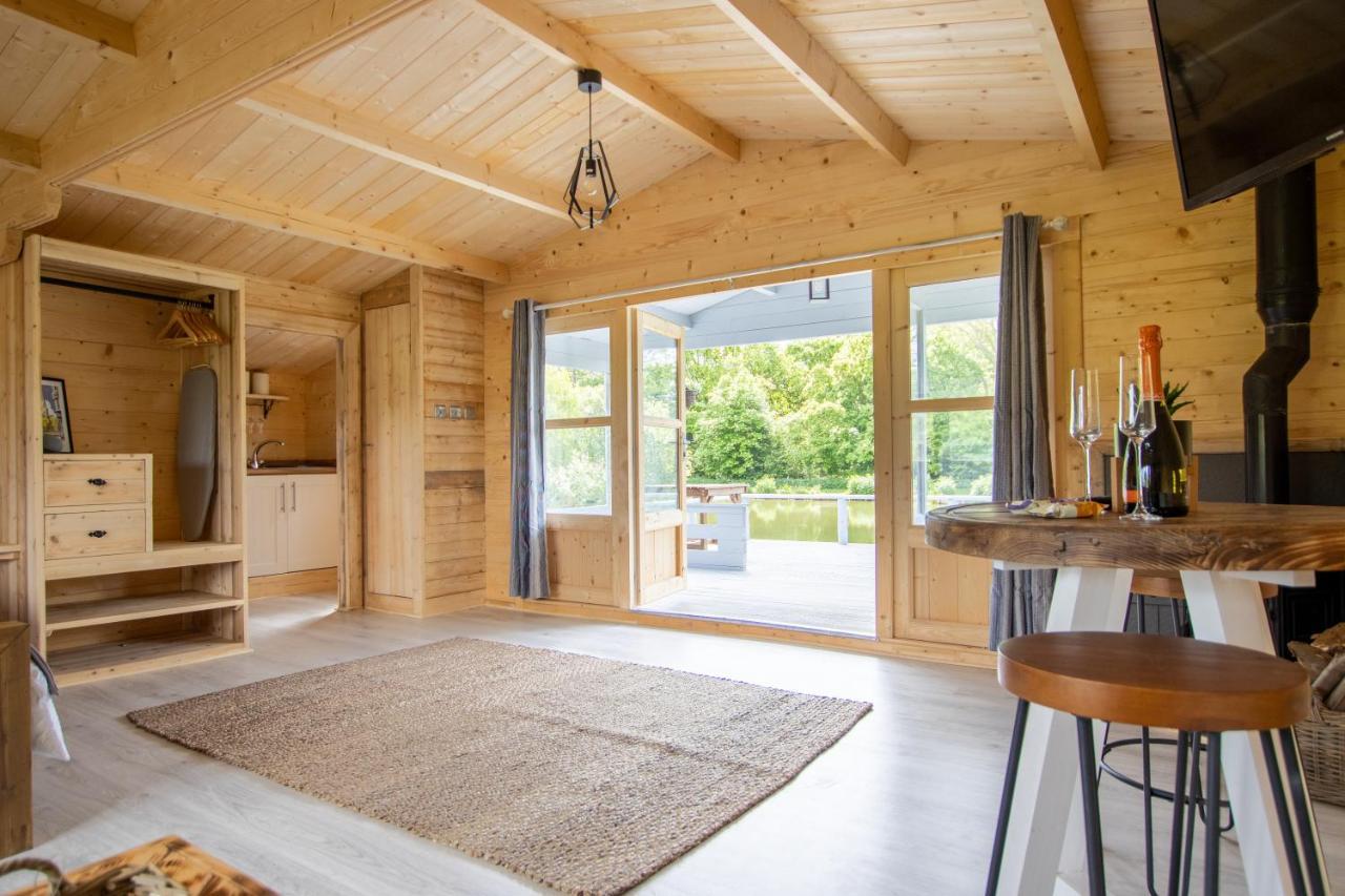 Choller Lake Lodges - Primrose Cabin With Private Hot Tub Аръндел Екстериор снимка